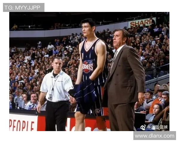 当篮球巨星保罗与中国传奇姚明相遇时的精彩瞬间与友谊故事